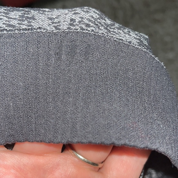 Lululemon | Womens seamless sweater - Picture 8 of 9